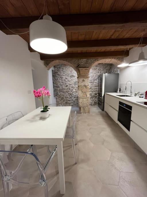 Charme In Centro With Private Parking Apartment Ascoli Piceno Exterior photo